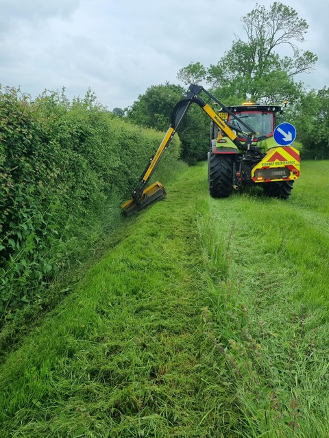 Tractor-Mounted Hedge and Verge Cutters (C&G NPTC) 0014-36