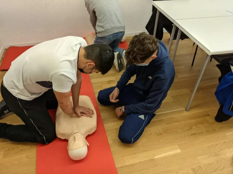 Emergency First Aid at Work plus F
